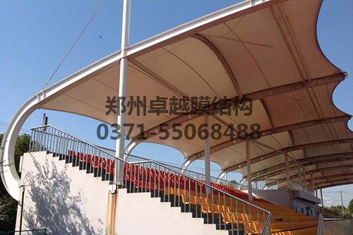 膜布、附件及鋼索安裝