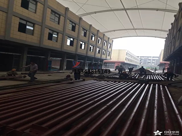 東營市膜結(jié)構(gòu)雨棚工程設計施工案例 　　