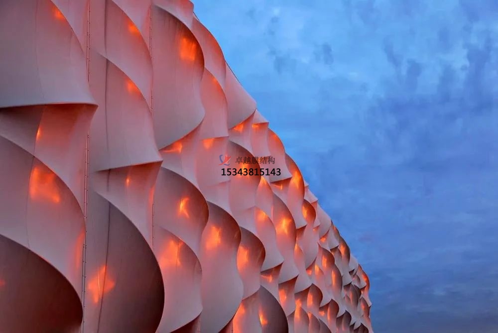 曲線時(shí)代，可彎可曲的膜結(jié)構(gòu)